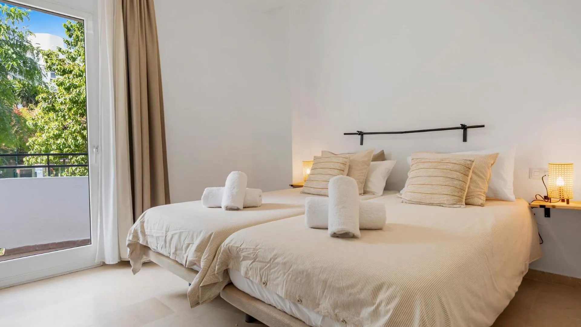 Panoramic Sea View Apartment With Pool Estepona
