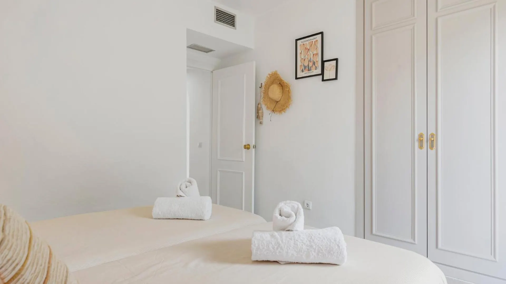 Panoramic Sea View Apartment With Pool Estepona