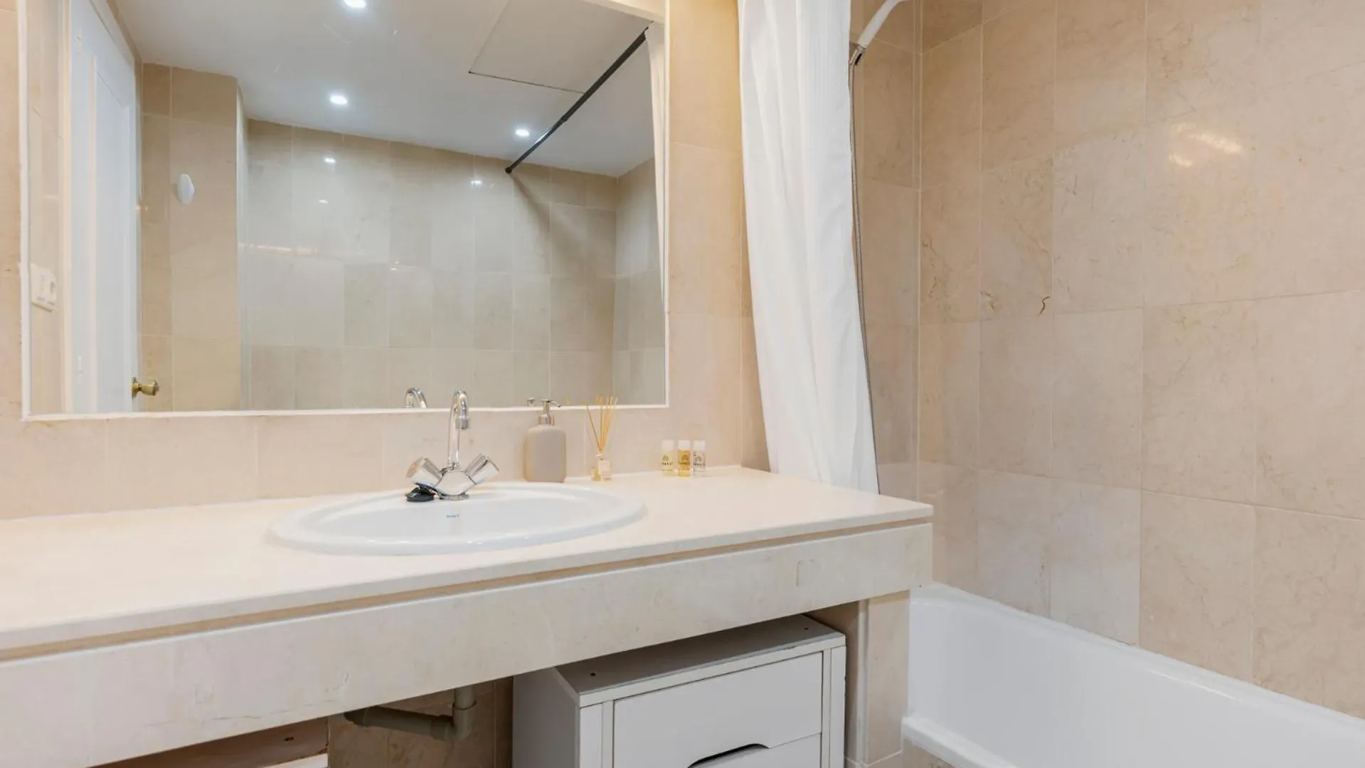 Panoramic Sea View Apartment With Pool Estepona